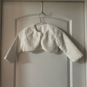 Kids Size Small White Fur Stole - Never Worn - runs like 24 month or 2T